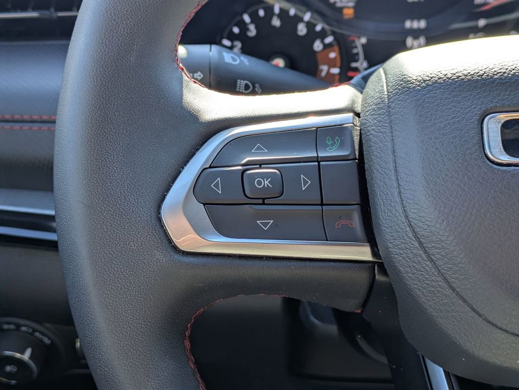 Used 2025 Jeep Compass Trailhawk image 22