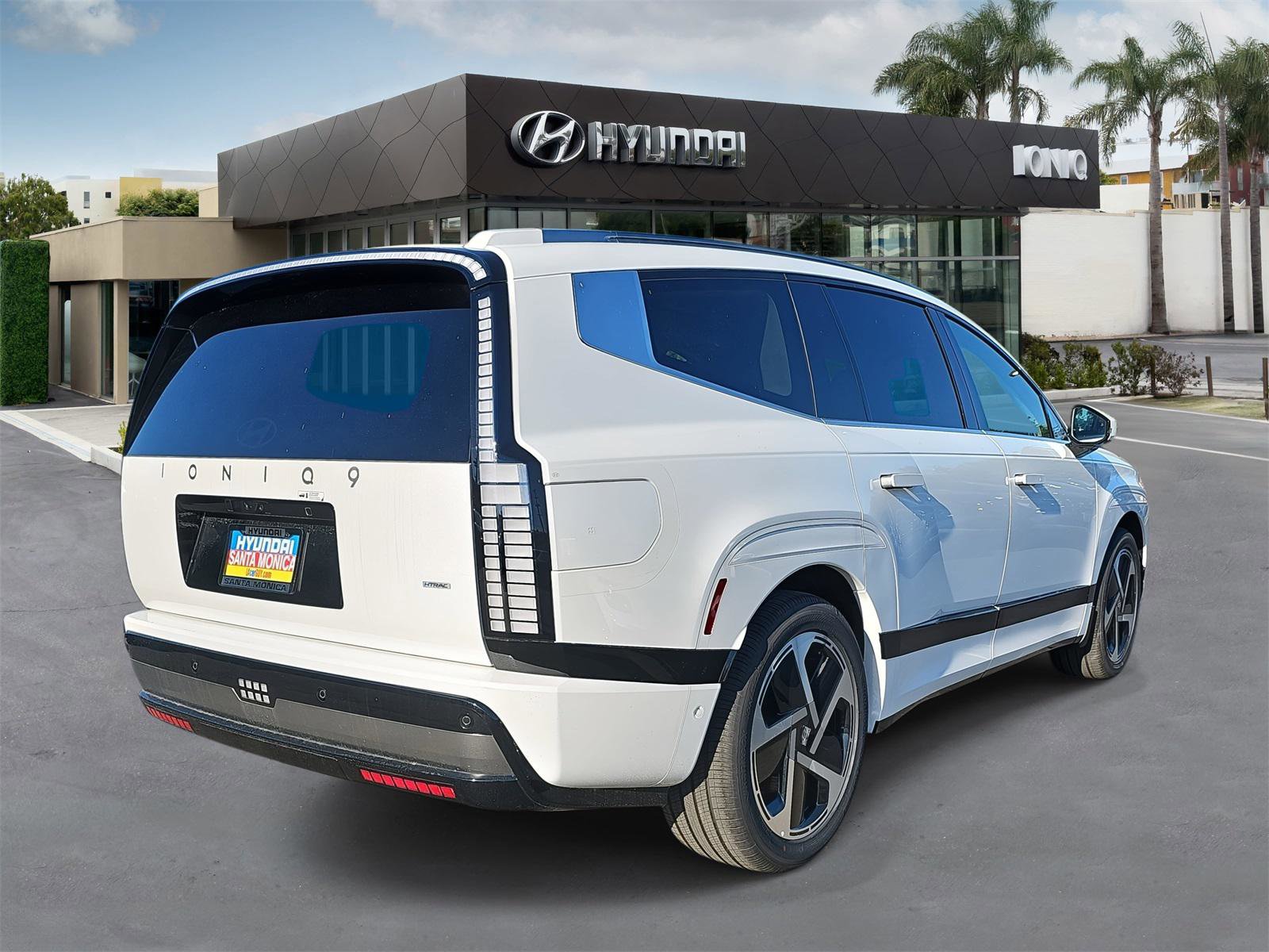 New 2026 Hyundai Ioniq 9 Calligraphy image 3