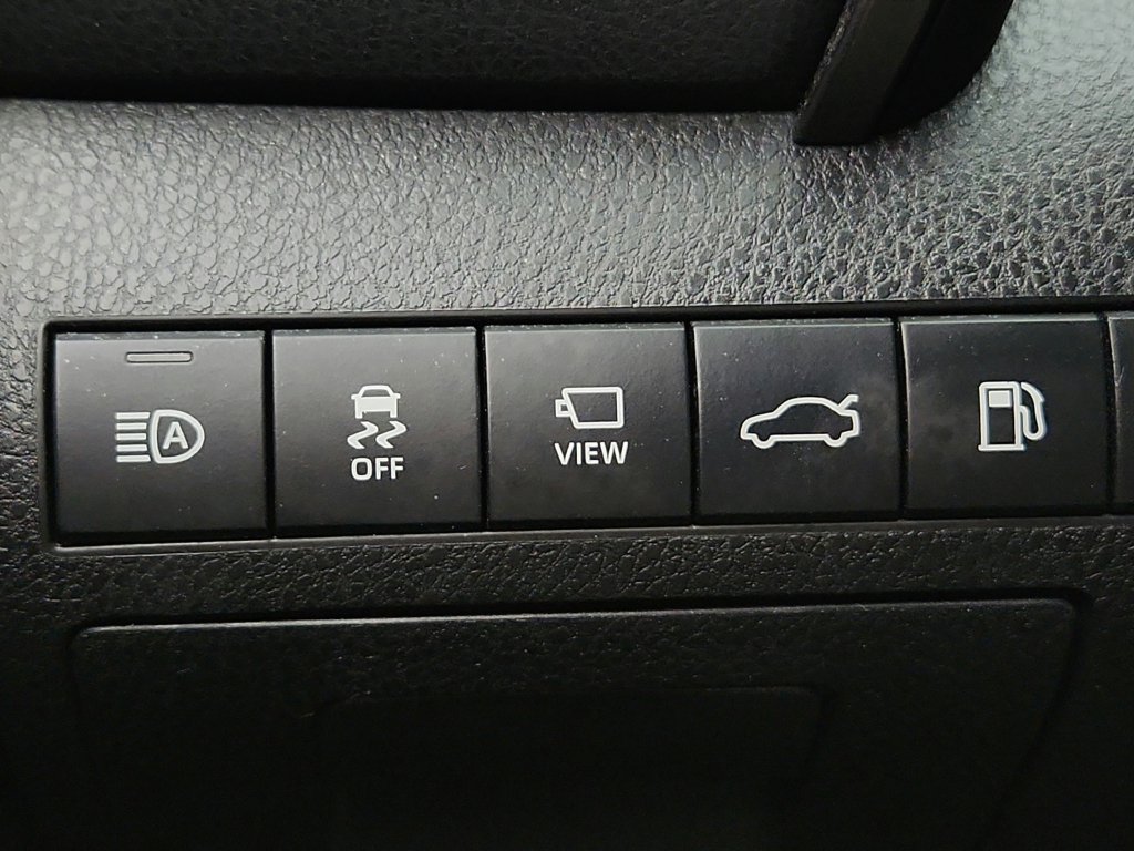 Used 2018 Toyota Camry XLE w/ Audio Package FWD image 21
