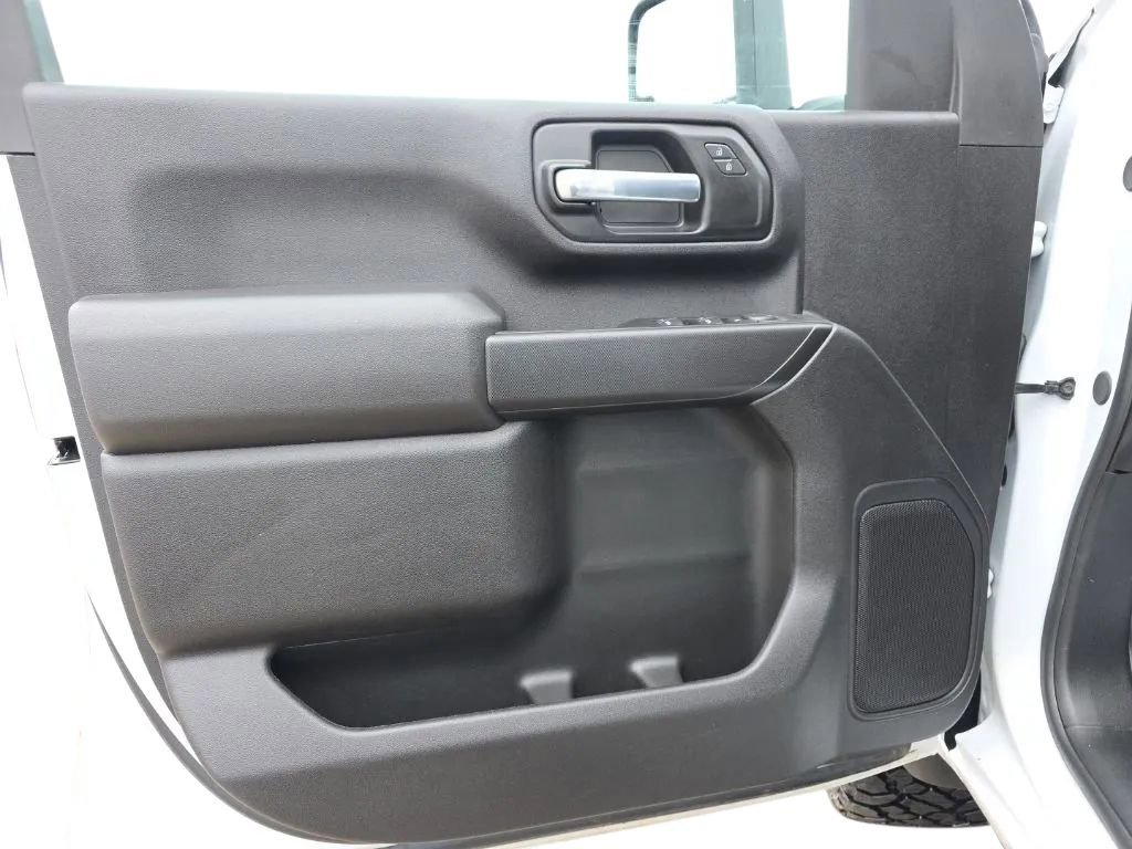 Used 2025 GMC Sierra 2500 Pro w/ Convenience Package image 12