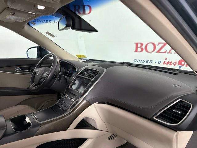 Used 2016 Lincoln MKX Reserve w/ Technology Package FWD image 17