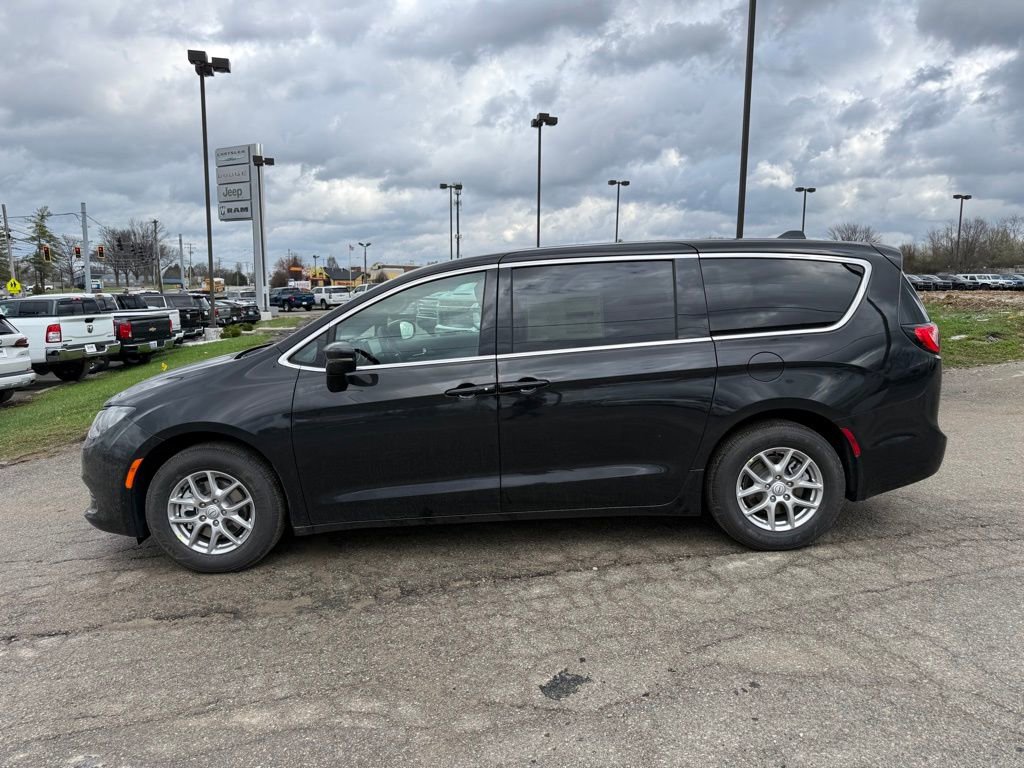 New 2026 Chrysler Voyager LX image 9