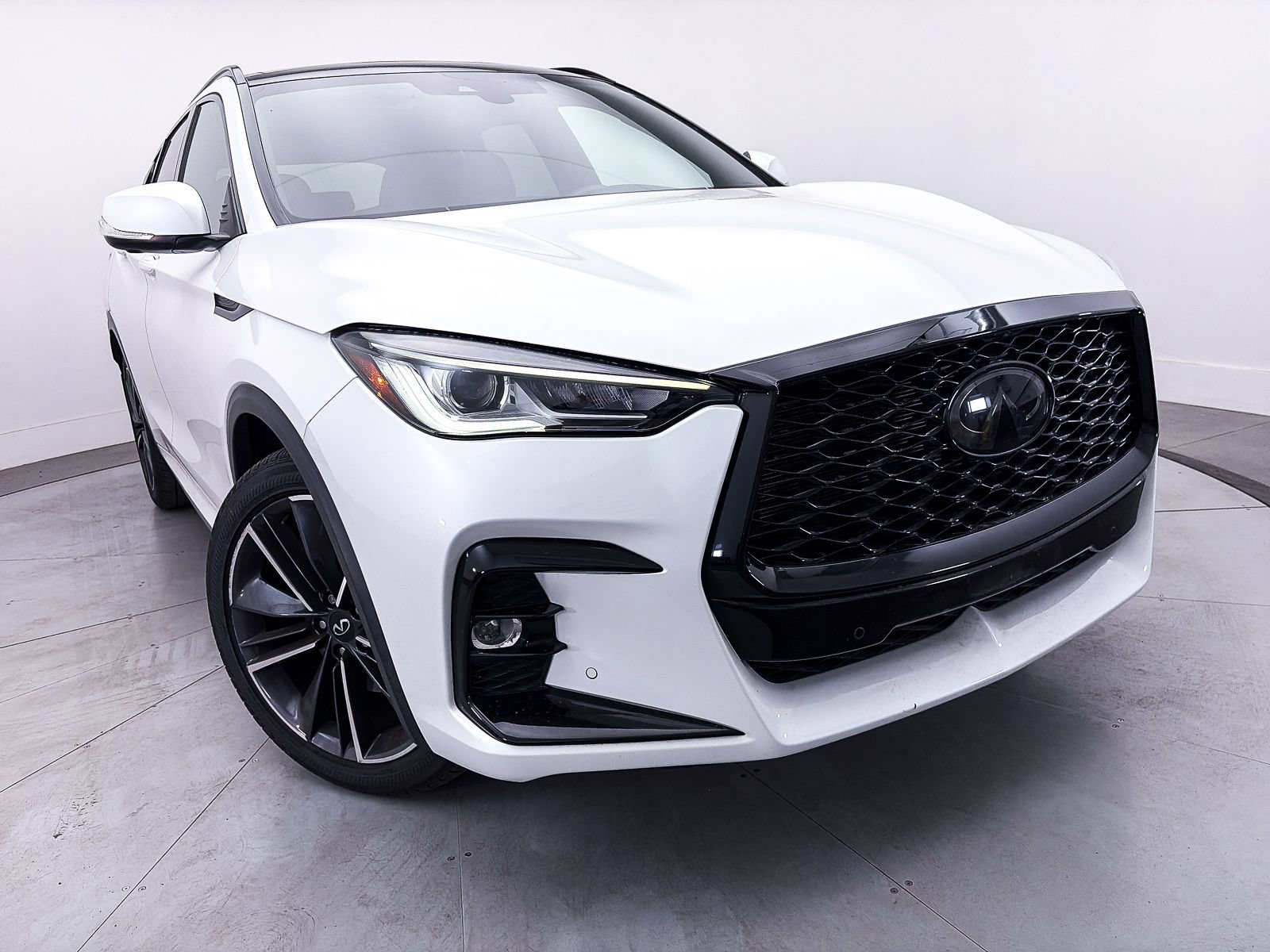 Used 2023 INFINITI QX50 Sport AWD/4WD image 3