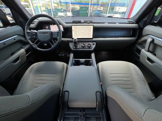 Used 2025 Land Rover Defender 110 AWD/4WD image 5