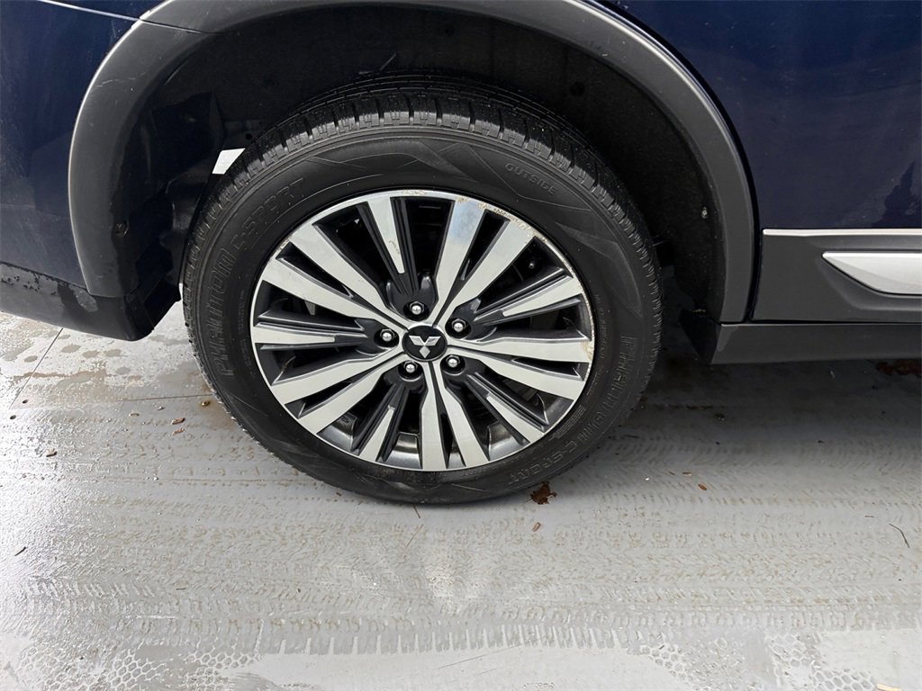 Used 2020 Mitsubishi Outlander ES image 34