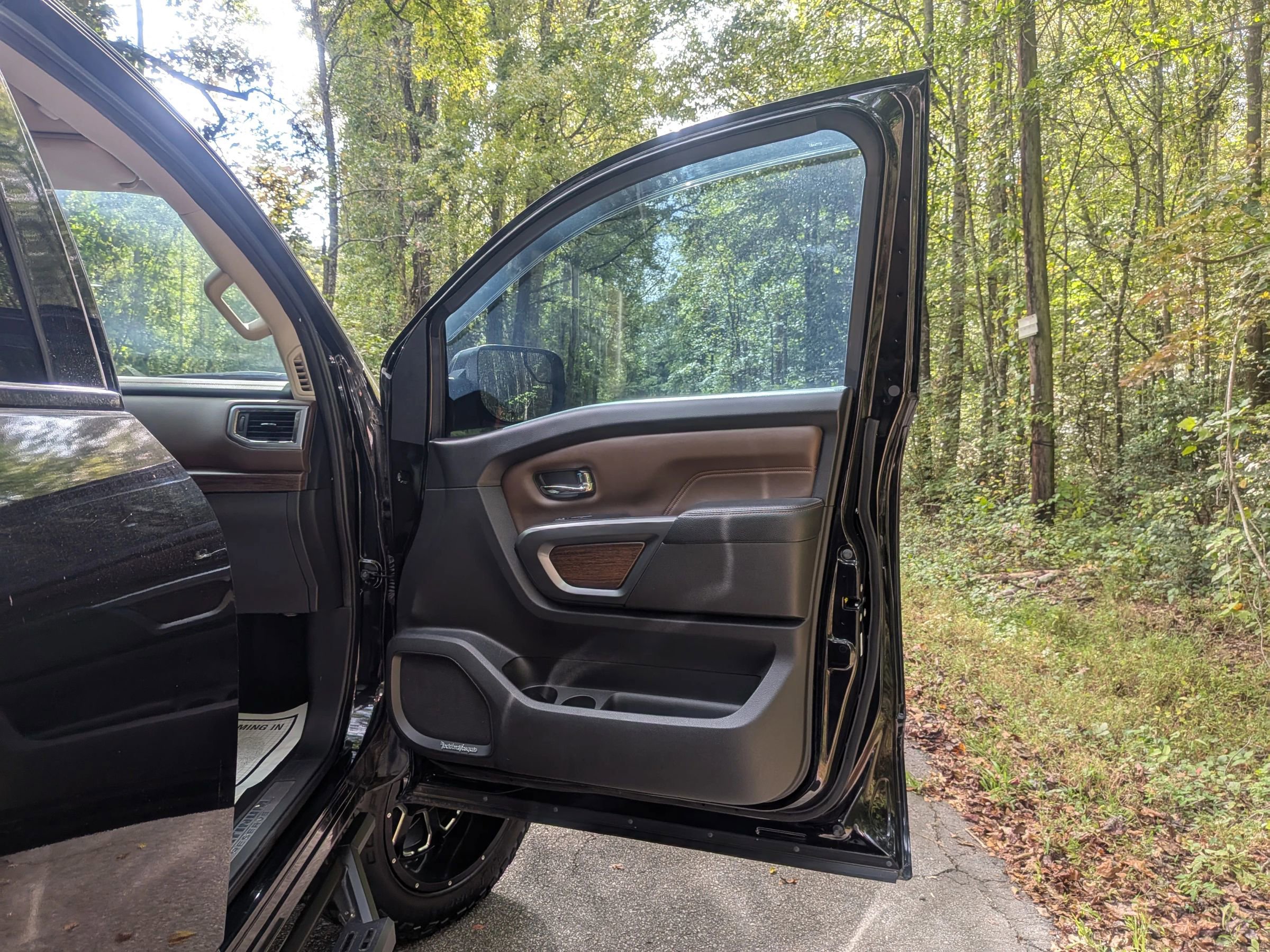 Used 2017 Nissan Titan Platinum Reserve w/ Off-Road Package image 11