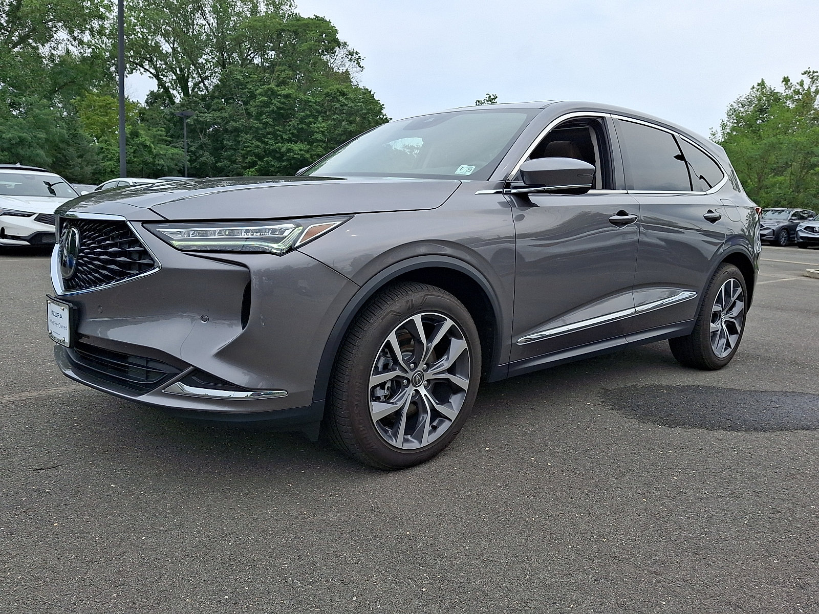 Certified 2024 Acura MDX SH-AWD w/ Technology Package image 3