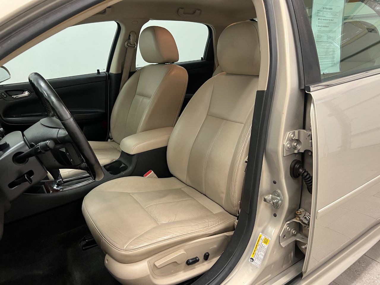 Used 2012 Chevrolet Impala LTZ FWD image 20