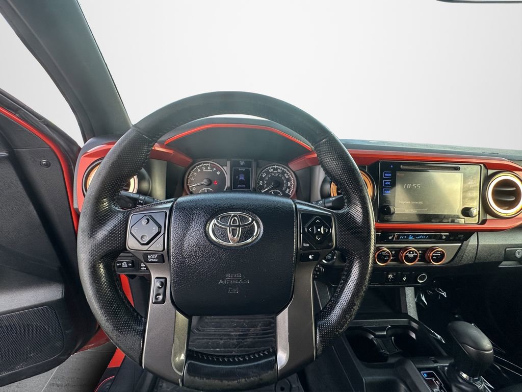 Used 2016 Toyota Tacoma TRD Sport AWD/4WD image 34