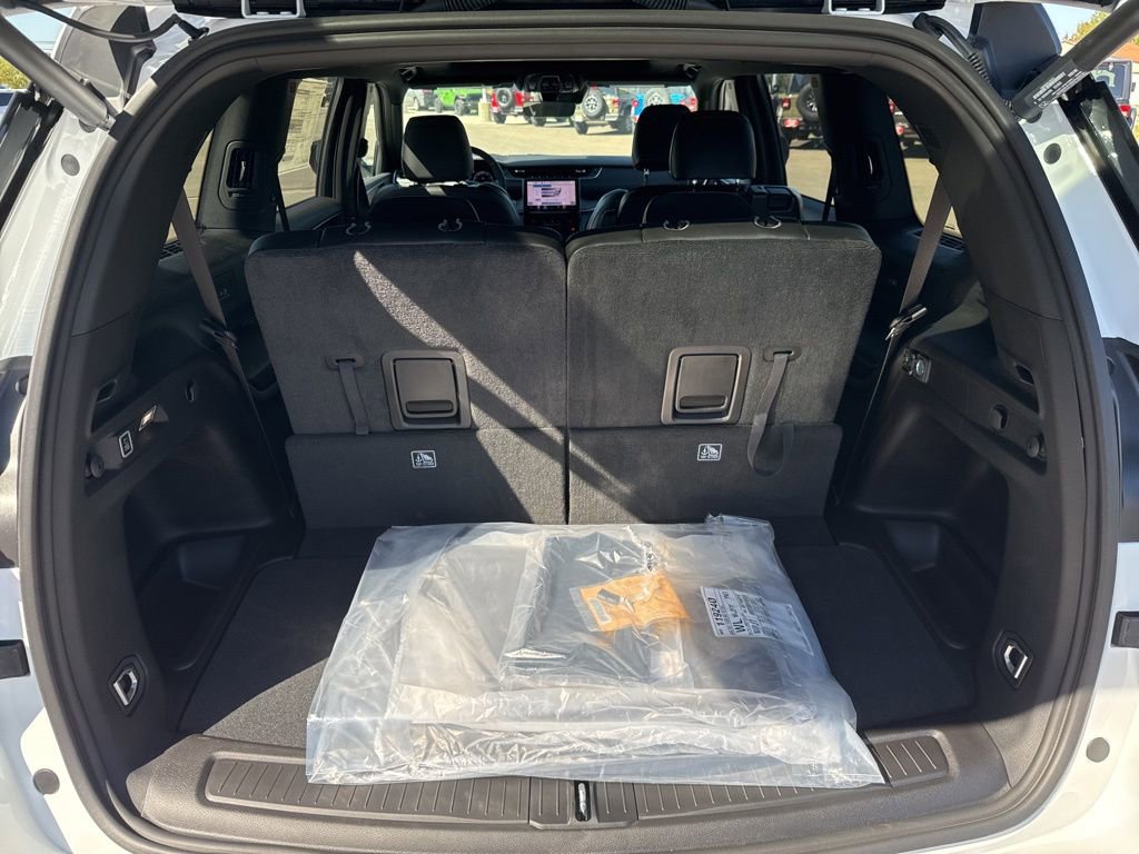 New 2025 Jeep Grand Cherokee L Limited image 11