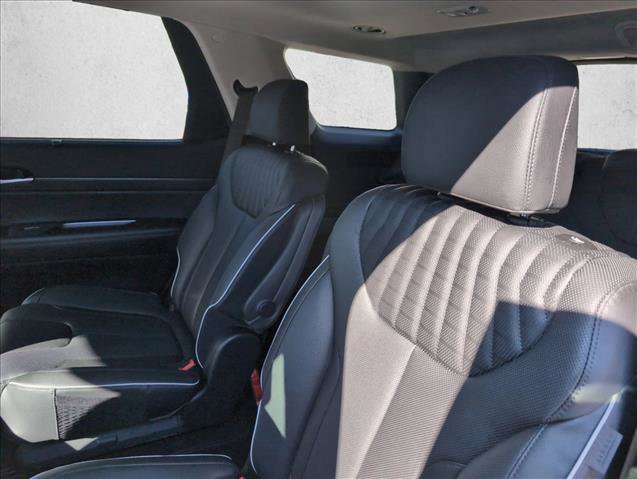Used 2024 Hyundai Palisade Limited image 17
