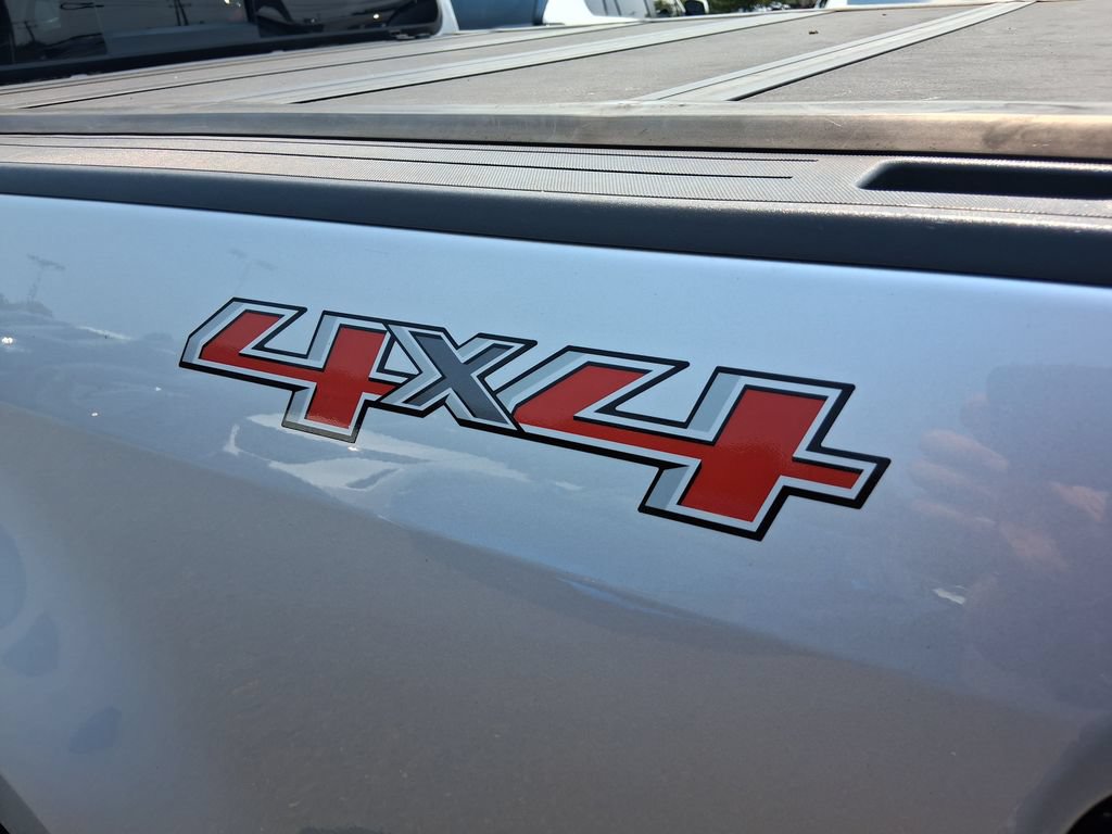 Used 2018 Chevrolet Colorado LT w/ Redline Special Edition AWD/4WD image 9