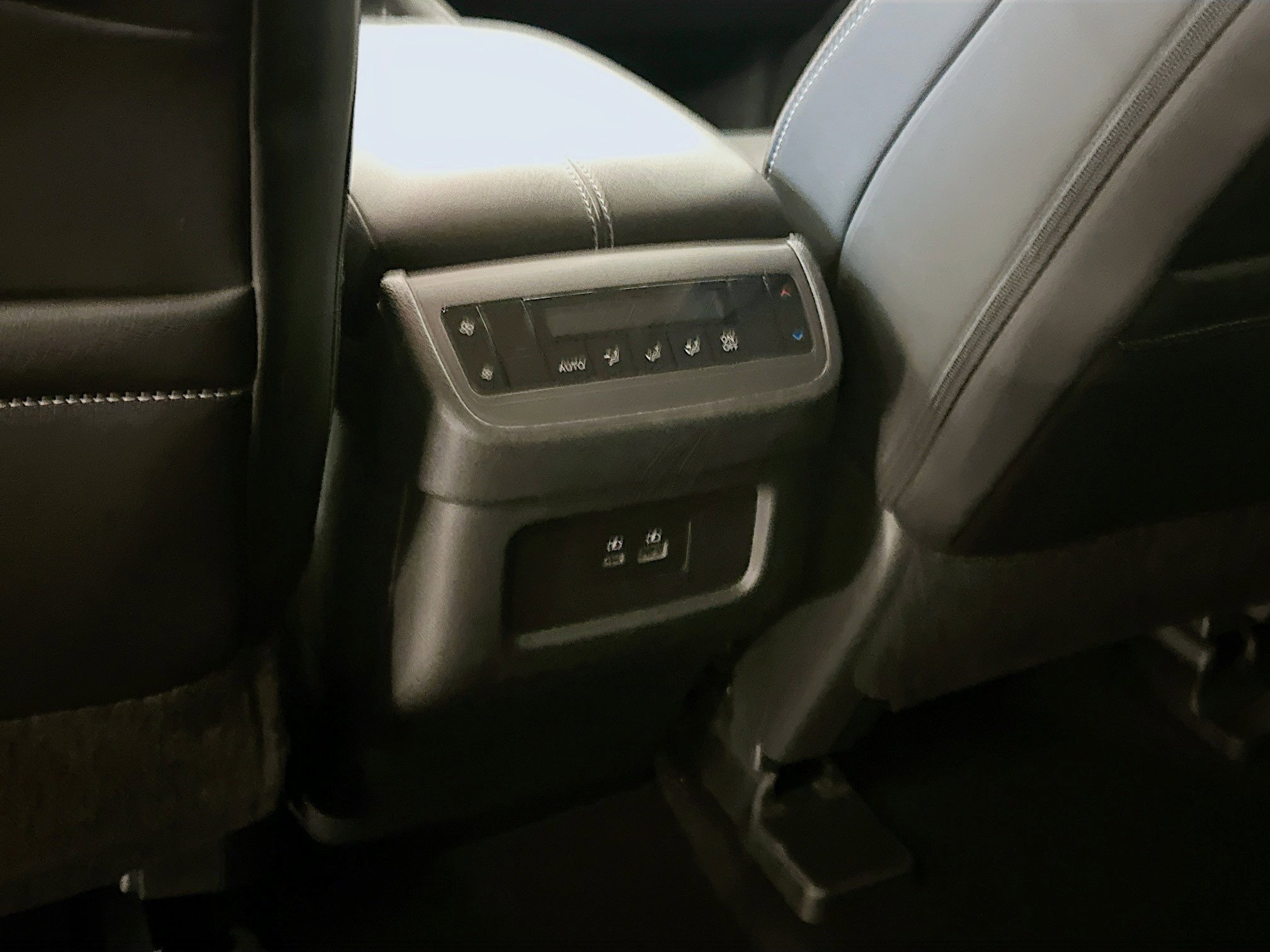 Used 2024 Nissan Pathfinder SL AWD/4WD image 28
