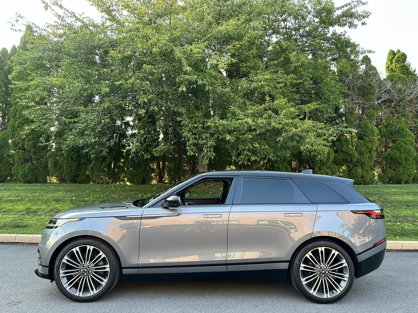 Used 2024 Land Rover Range Rover Velar Dynamic HSE AWD/4WD image 42