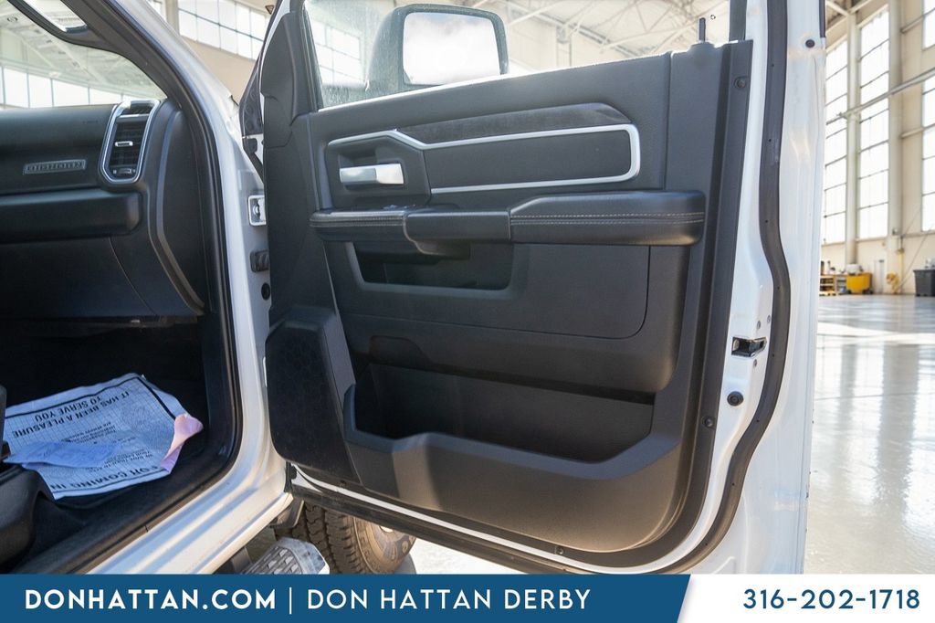 Used 2024 RAM 3500 Big Horn AWD/4WD image 30