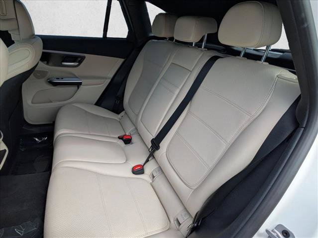 Used 2023 Mercedes-Benz GLC 300 image 21
