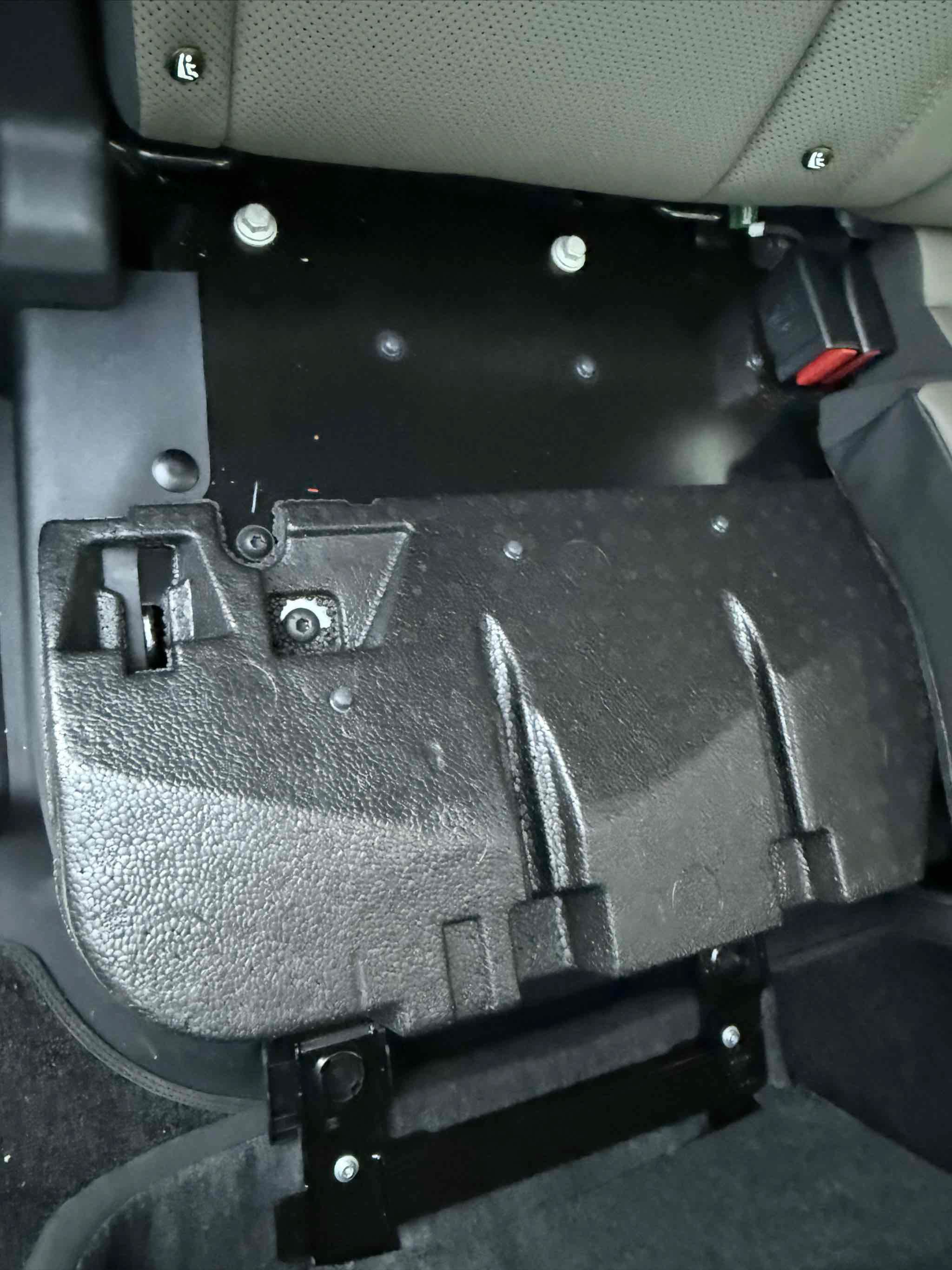 Used 2025 Land Rover Defender 110 X-Dynamic SE AWD/4WD image 89