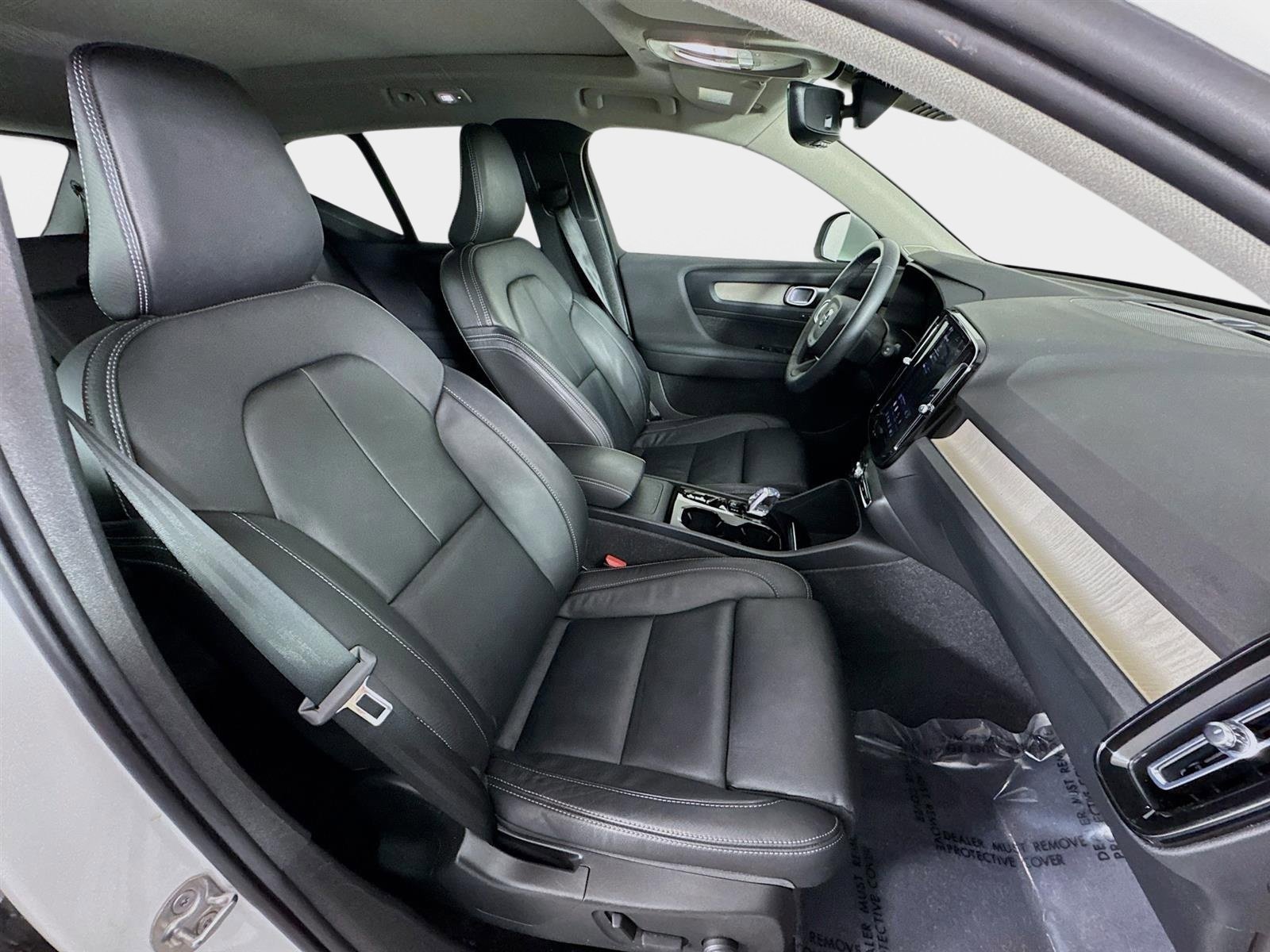 Used 2023 Volvo XC40 B5 Plus w/ Protection Package Premier AWD/4WD image 30