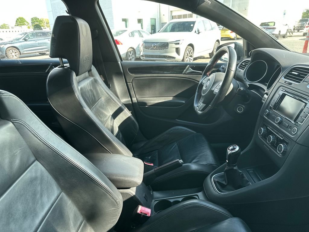 Used 2011 Volkswagen Golf 4-Door image 10