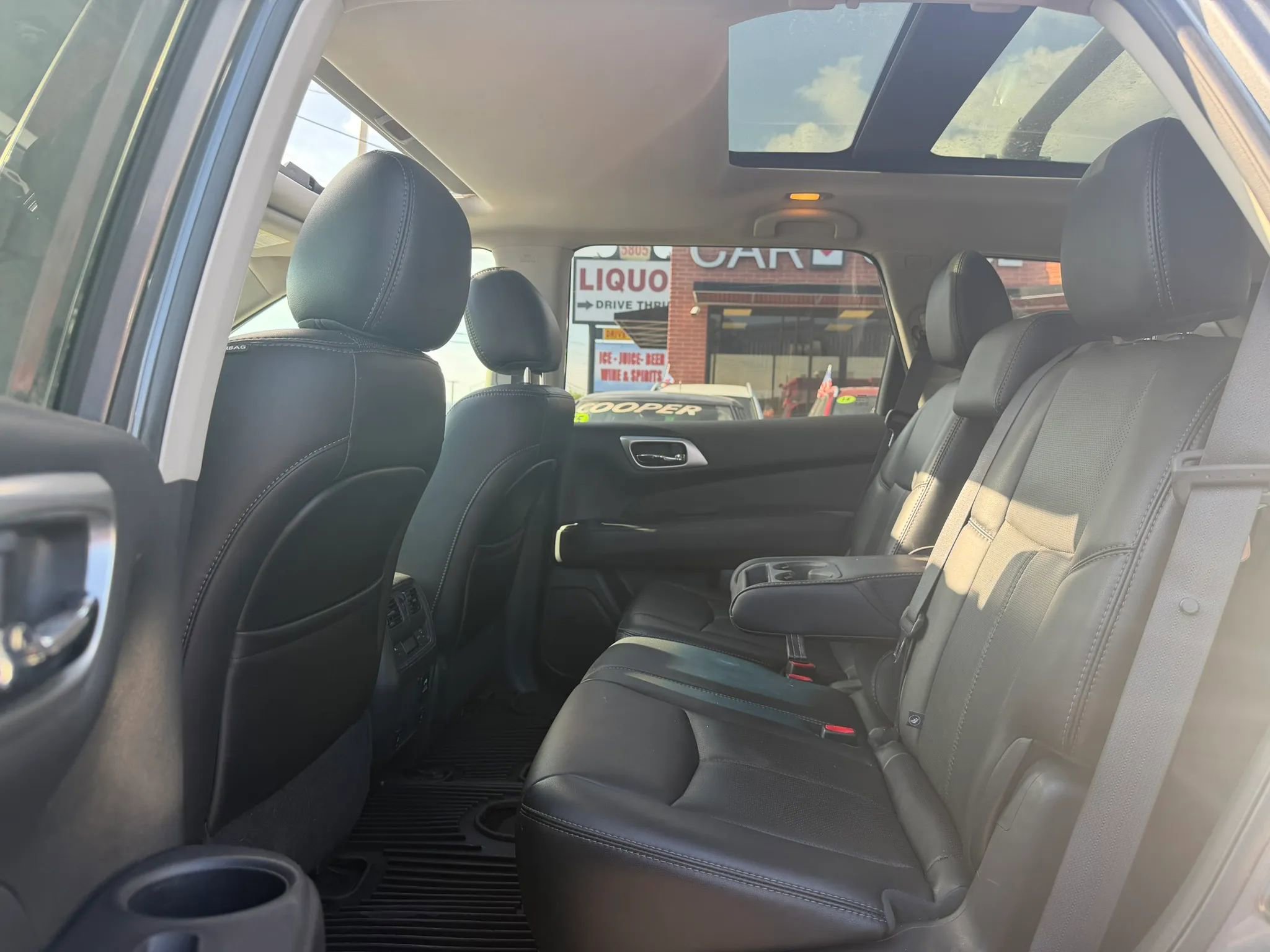 Used 2016 Nissan Pathfinder Platinum w/ Cargo Package AWD/4WD image 15