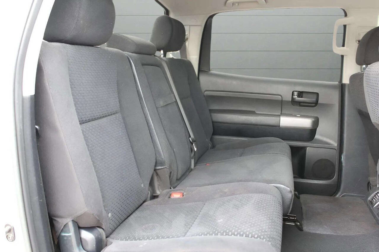 Used 2013 Toyota Tundra 4x4 CrewMax image 10