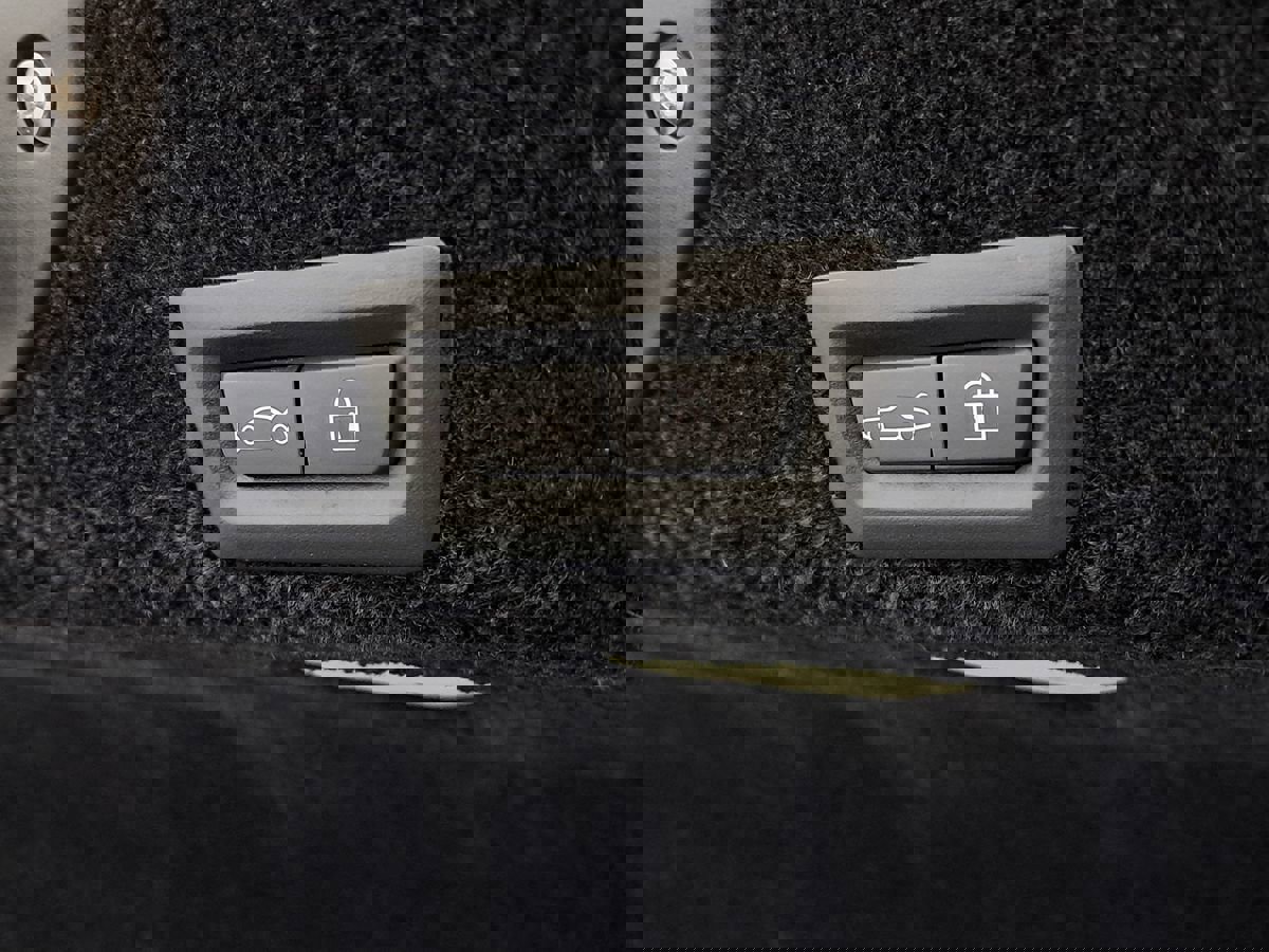 Used 2011 Rolls-Royce Ghost image 43