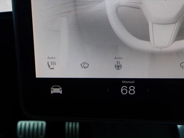 Used 2024 Tesla Model Y Performance image 21