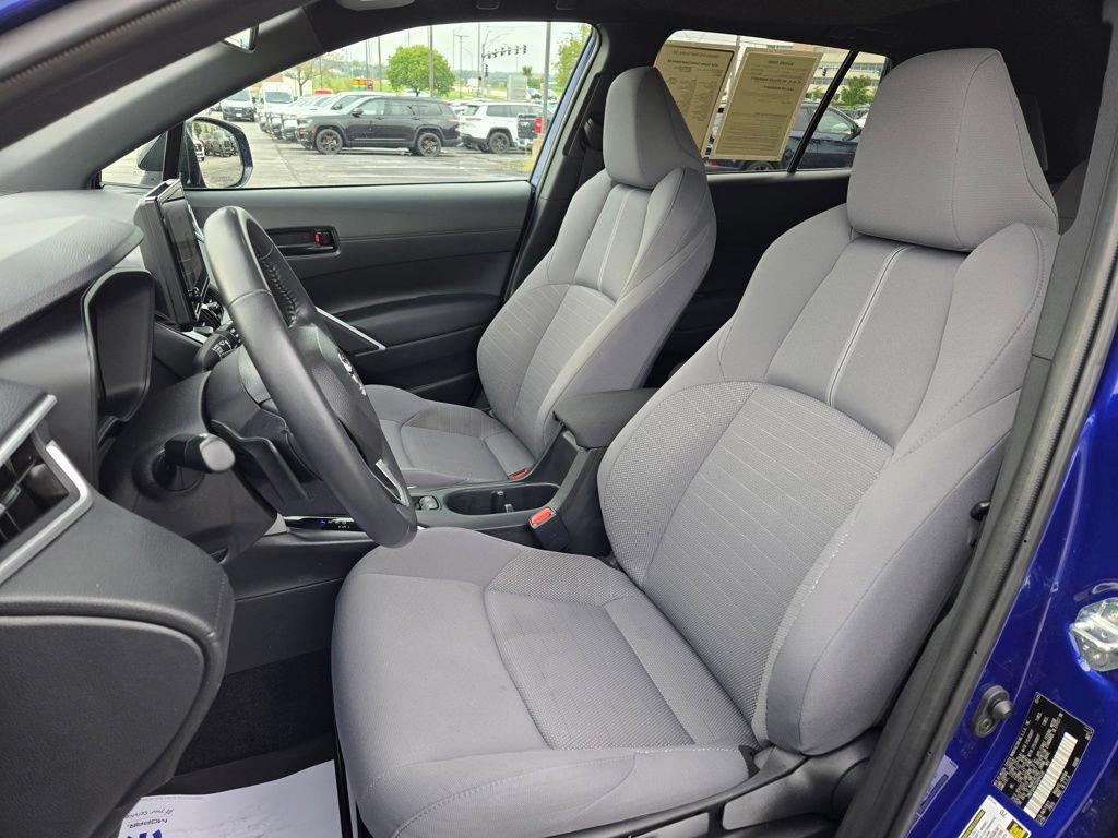 Used 2025 Toyota Corolla Cross AWD Hybrid w/ Moonroof Package image 16