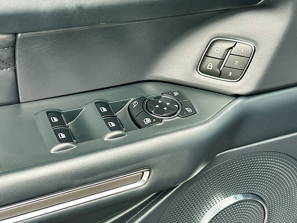 Used 2024 Ford Expedition Platinum image 21