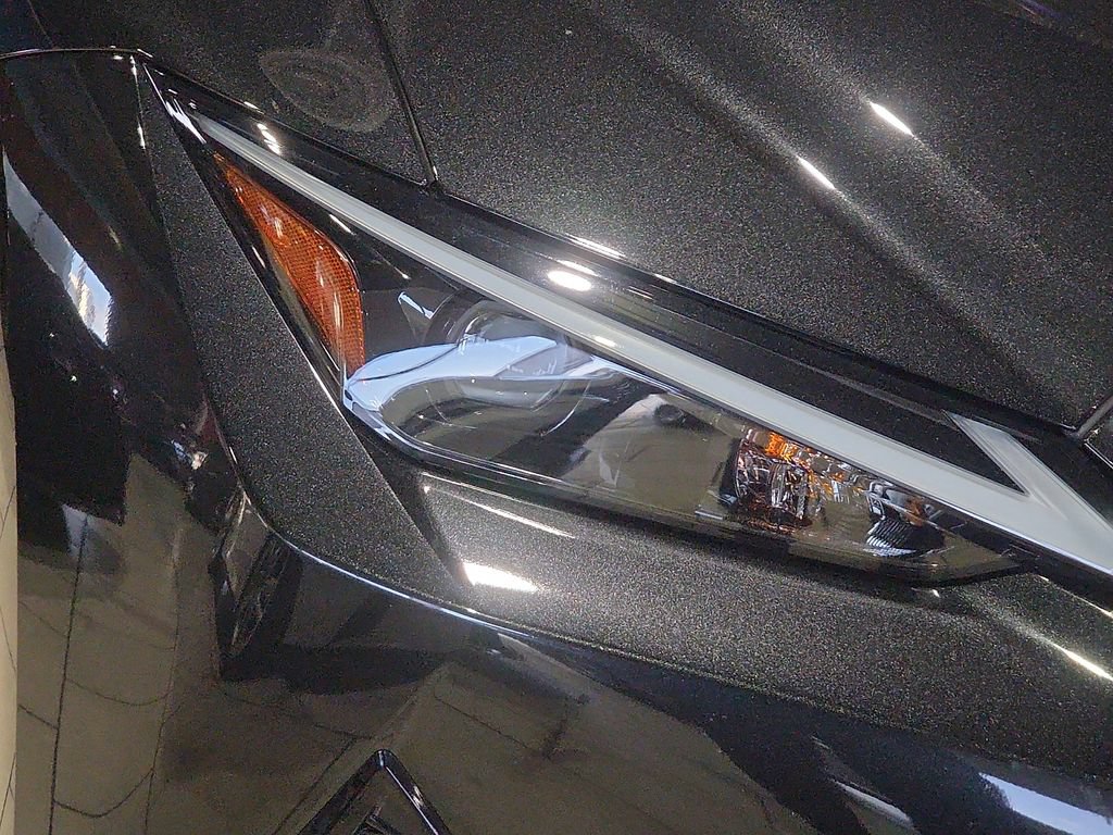 Used 2025 Lexus IS 300 F Sport AWD/4WD image 8