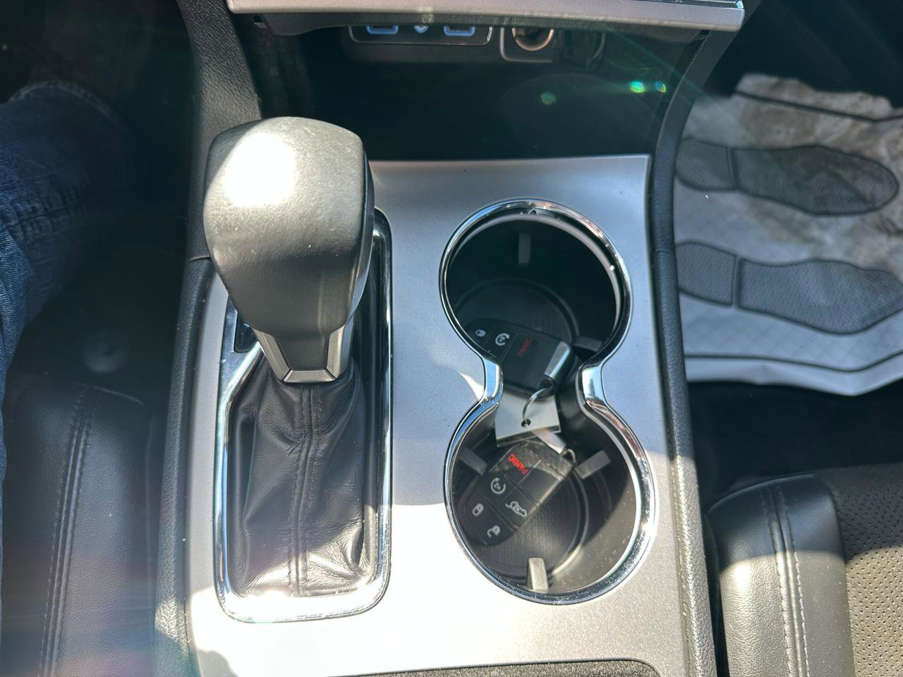 Used 2019 Jeep Grand Cherokee Altitude AWD/4WD image 16