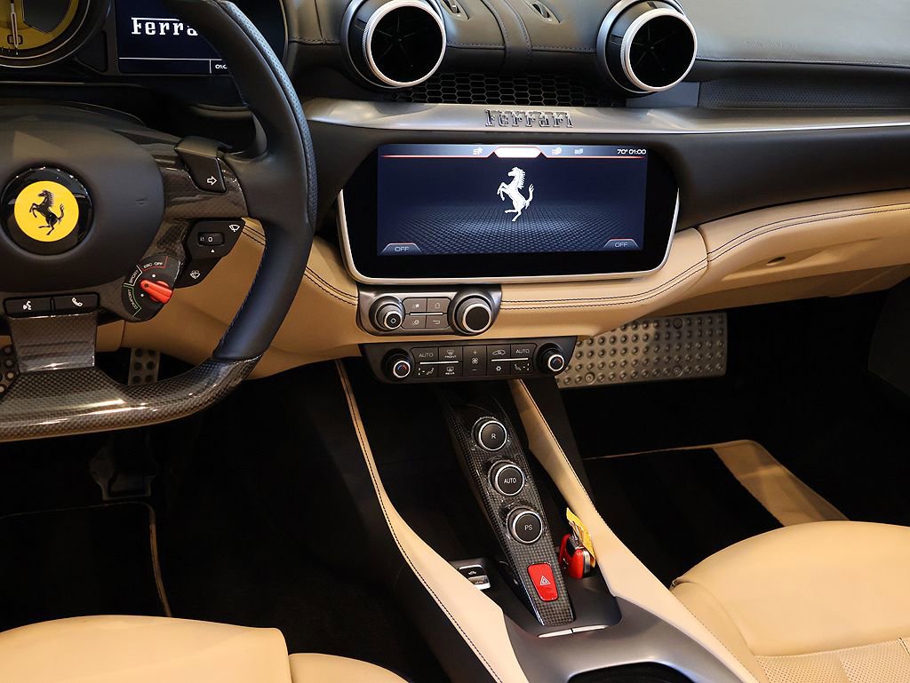 Certified 2020 Ferrari Portofino RWD image 39