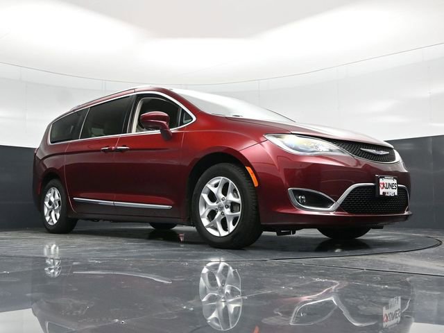 Used 2020 Chrysler Pacifica Touring-L w/ Tire & Wheel Group image 54