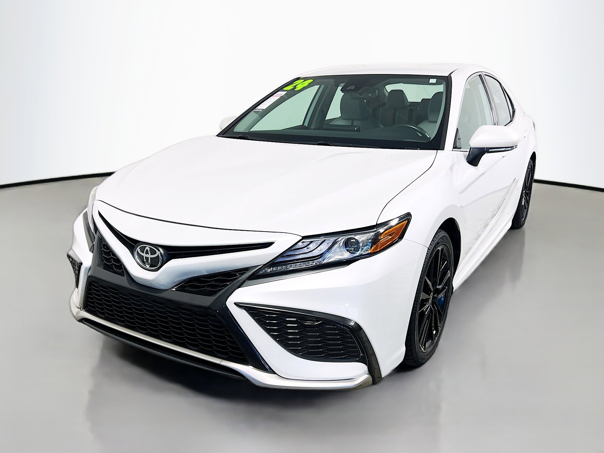 Used 2024 Toyota Camry XSE image 10
