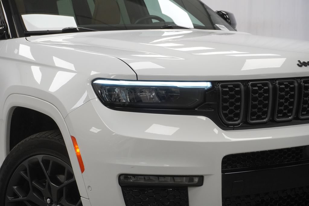 Used 2024 Jeep Grand Cherokee L Summit AWD/4WD image 10