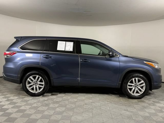 Used 2016 Toyota Highlander LE FWD image 5
