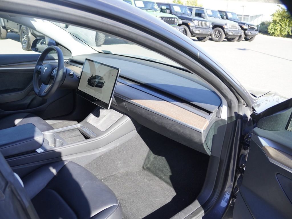 Used 2023 Tesla Model 3 Standard Range image 24