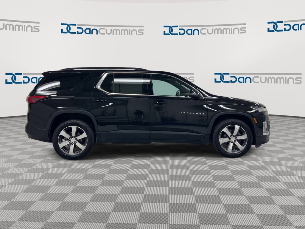 Used 2023 Chevrolet Traverse LT w/ LT Premium Package image 9