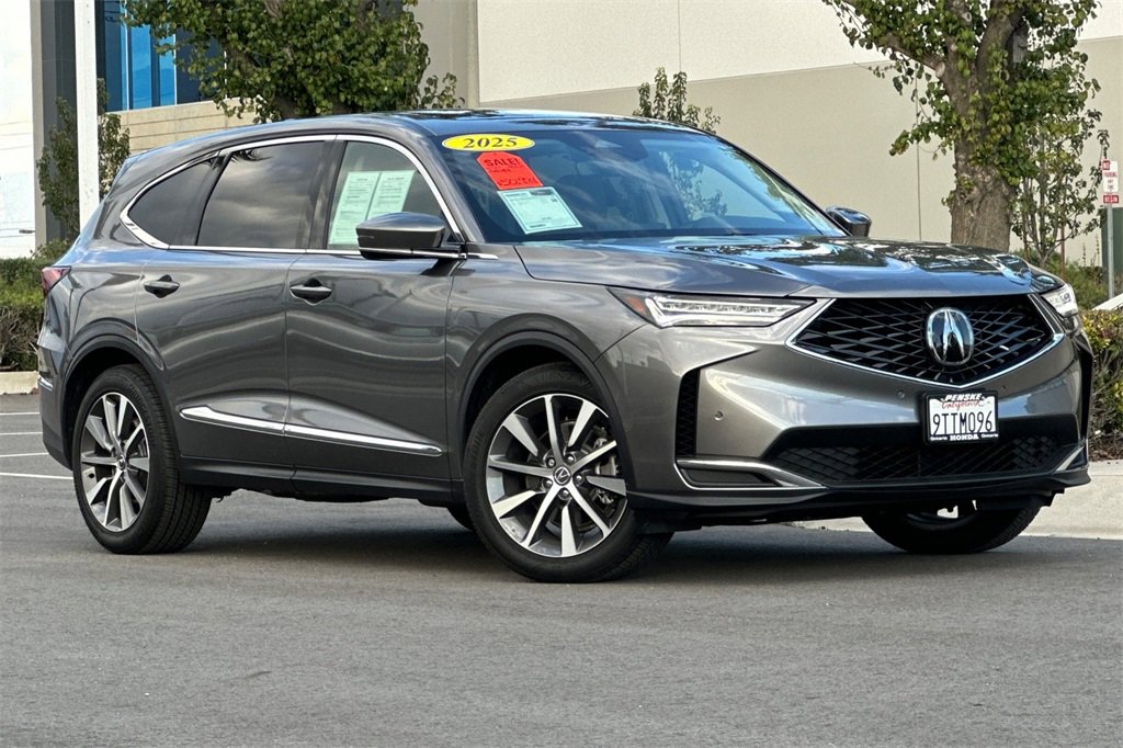 Used 2025 Acura MDX w/ Technology Package image 2