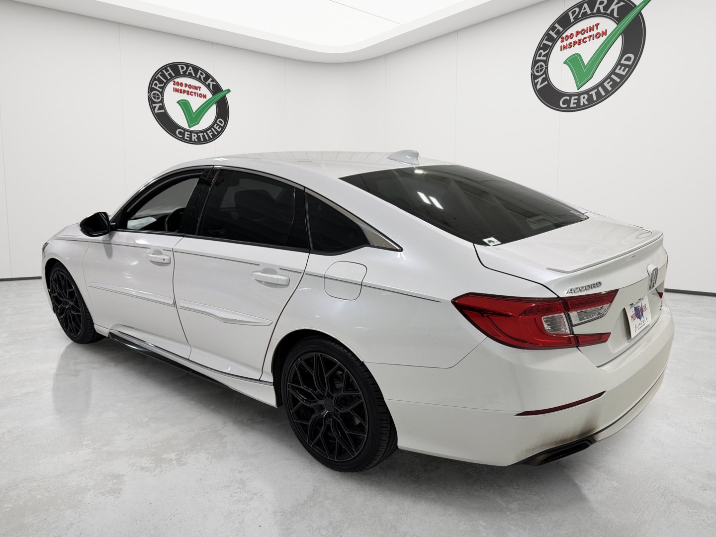 Used 2018 Honda Accord Sport image 3