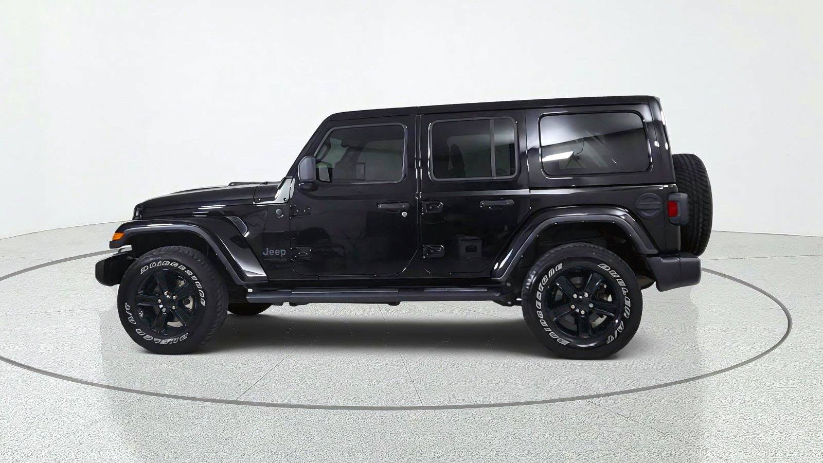 Used 2021 Jeep Wrangler Unlimited Sahara AWD/4WD image 4