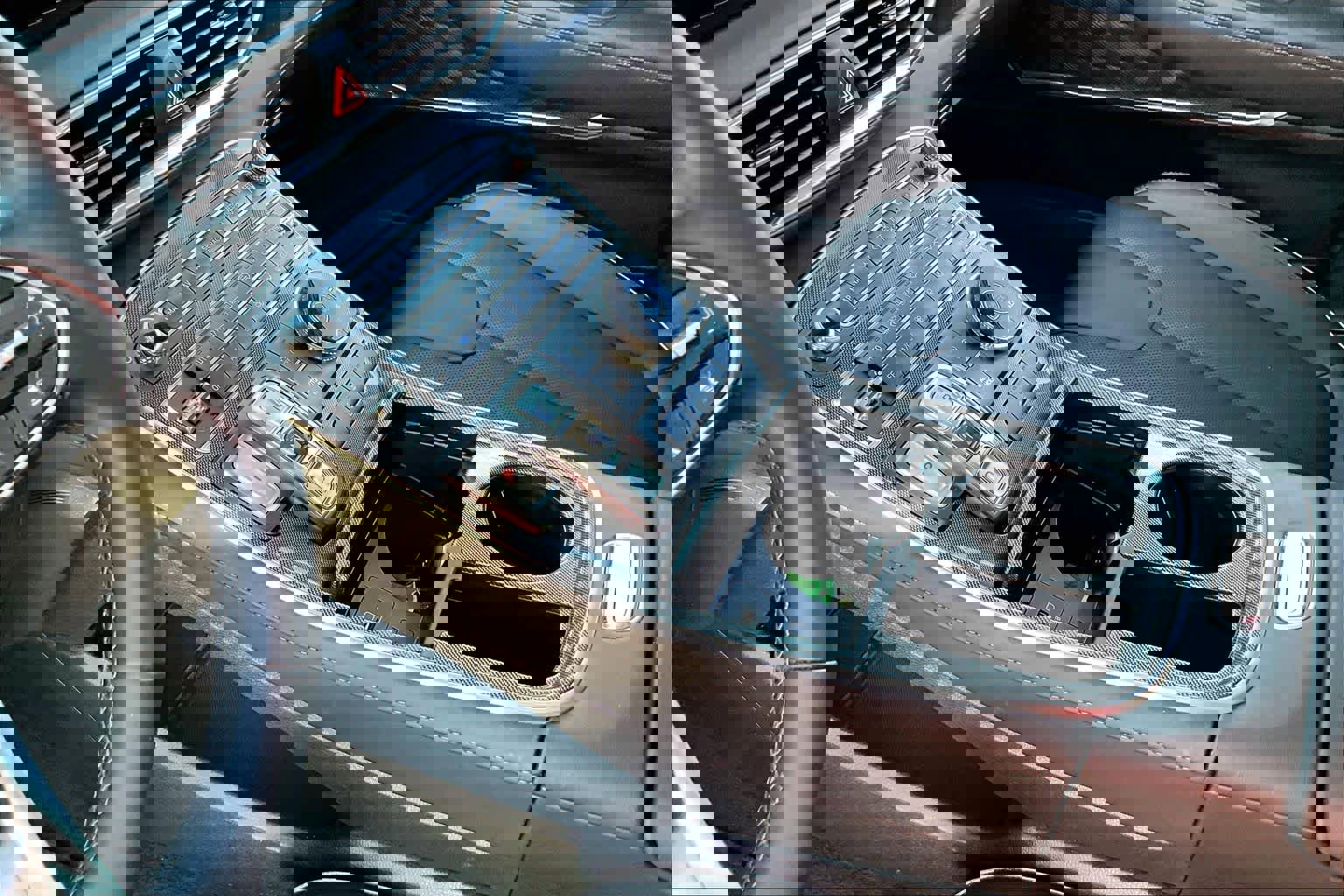 Used 2022 Hyundai Santa Fe SEL w/ Convenience + Premium Package image 16