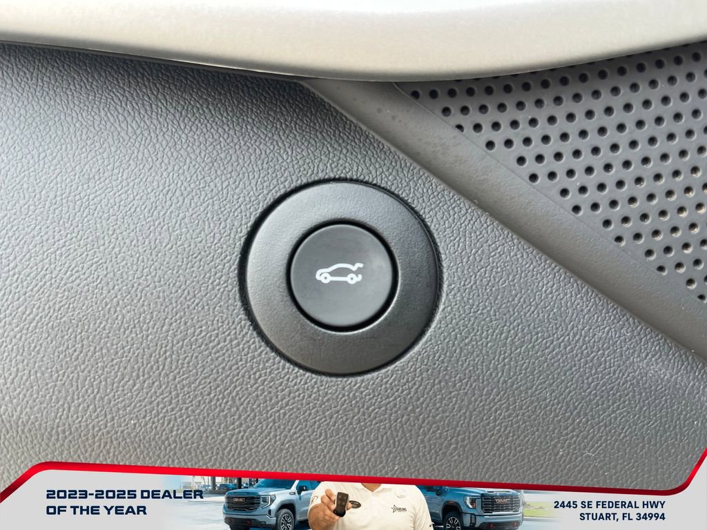 Used 2024 Chevrolet Camaro LT image 27