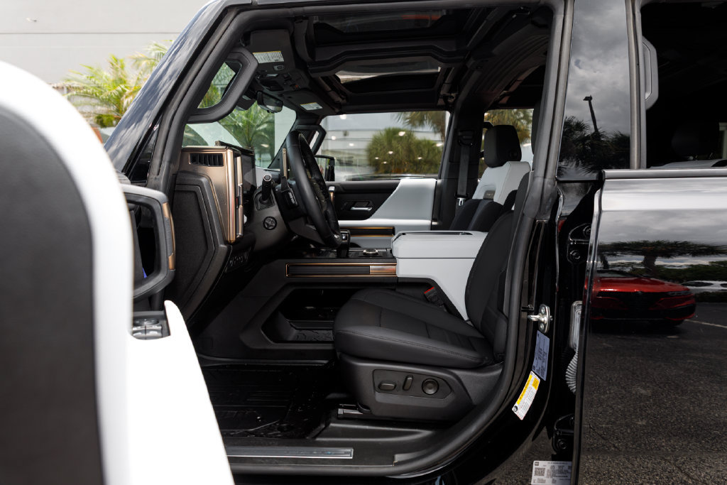 Used 2025 GMC Hummer EV 2X AWD/4WD image 23