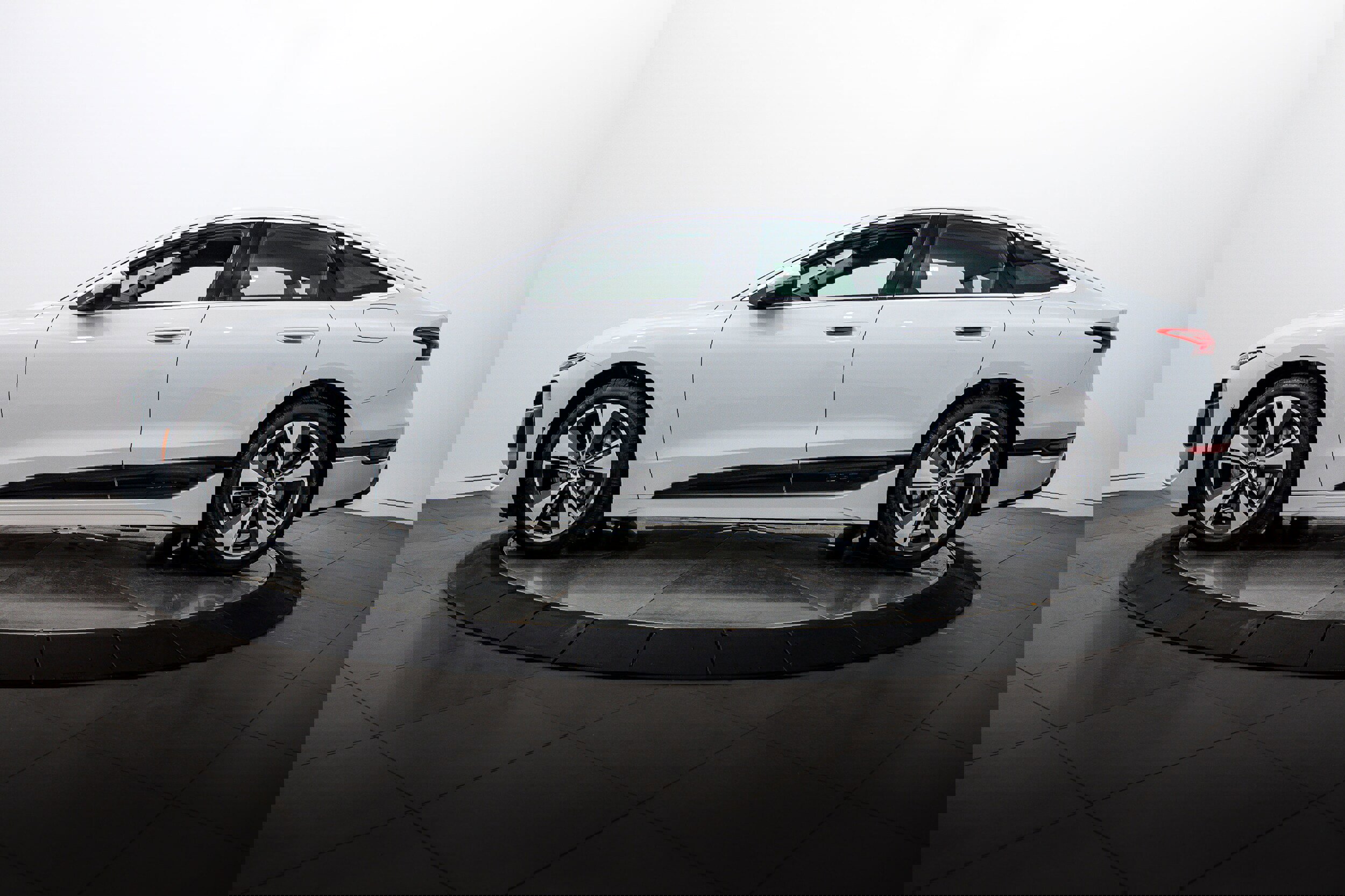 Certified 2025 Audi A6 e-tron Premium Plus w/ Premium Plus AWD/4WD image 6