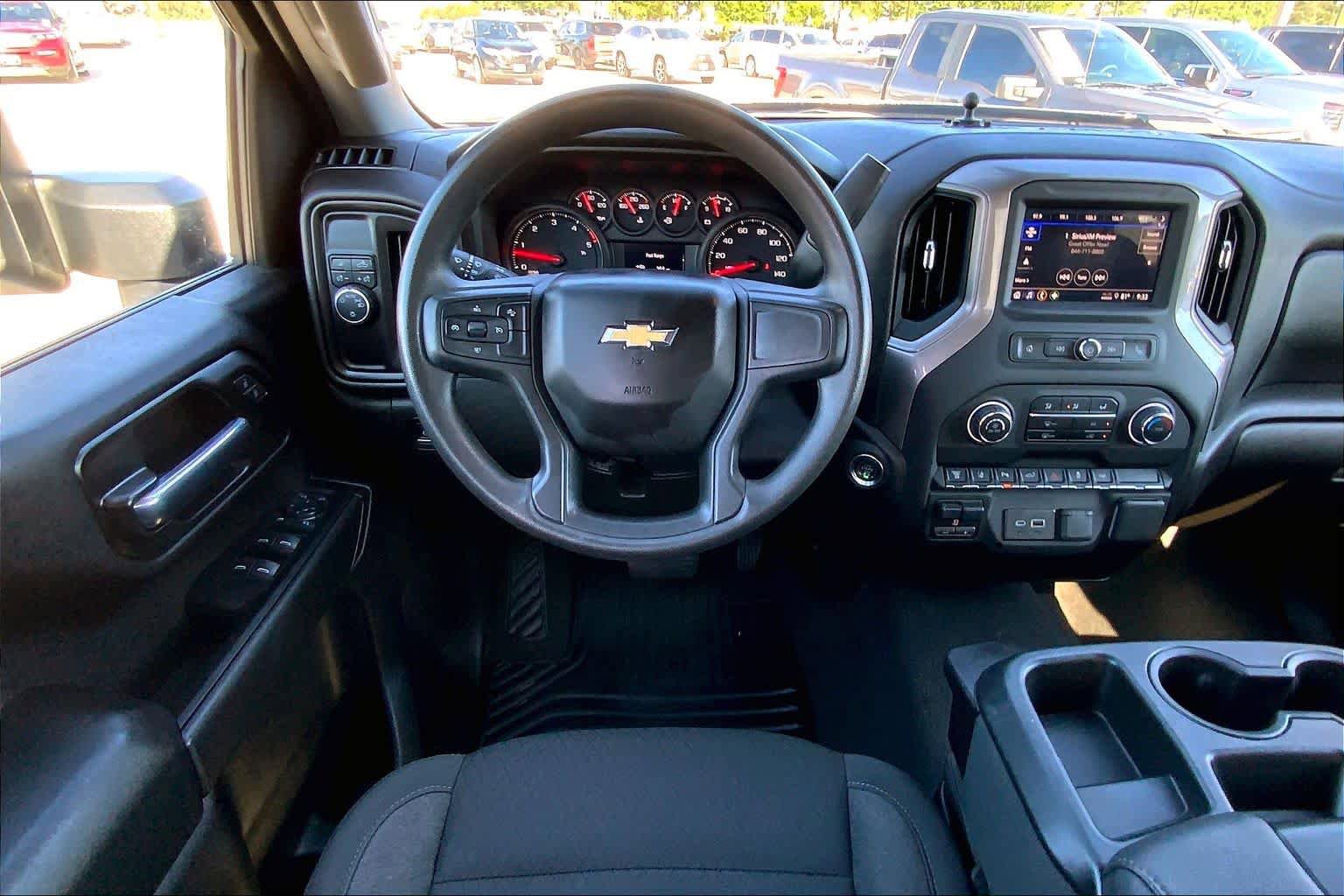 Used 2025 Chevrolet Silverado 2500 Custom w/ Custom Value Package image 6