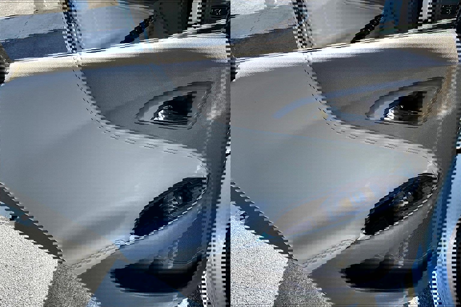 Used 2017 Chevrolet Malibu Premier w/ Driver Confidence Package FWD image 12