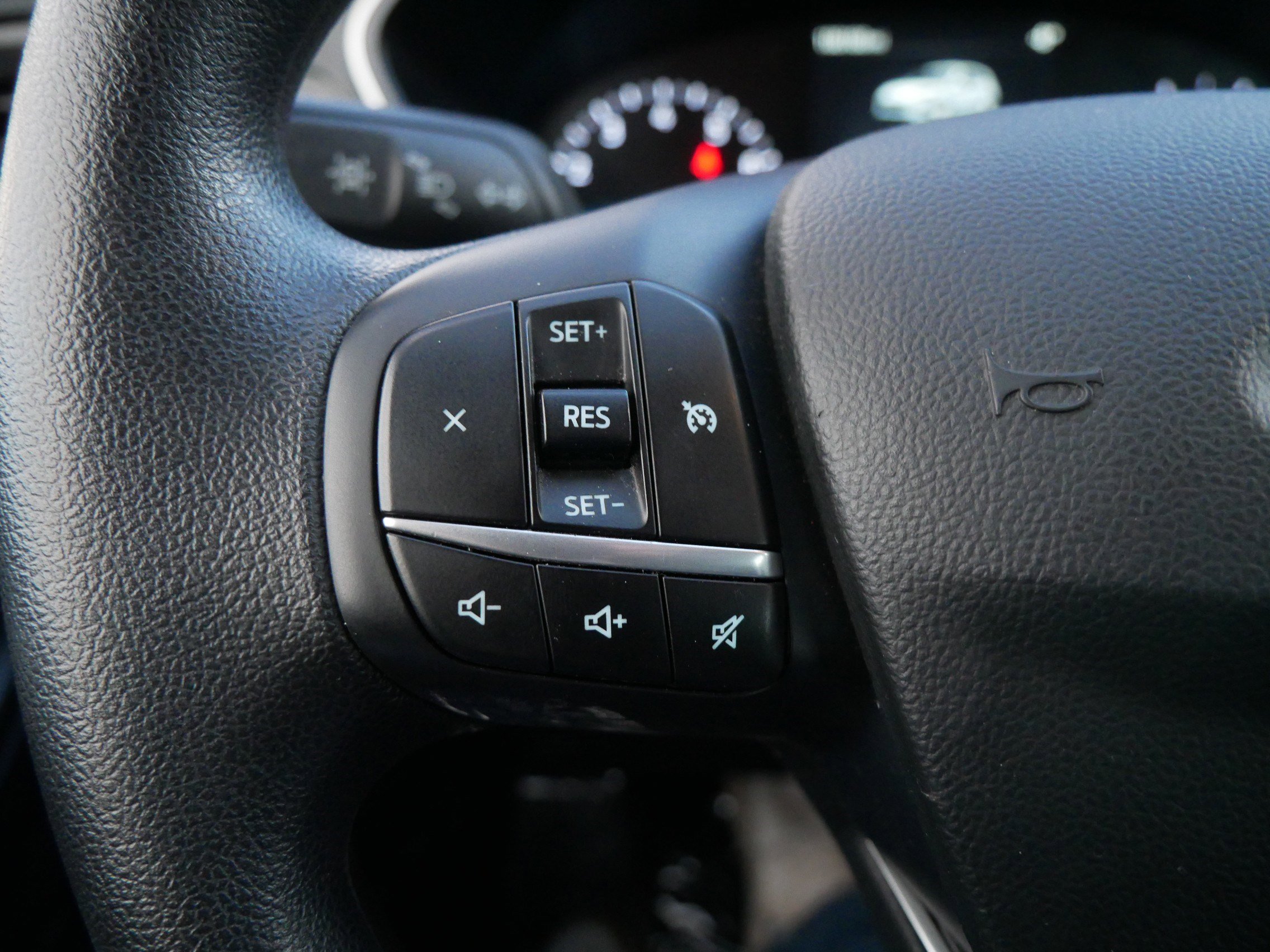 Used 2020 Ford Escape SE image 28