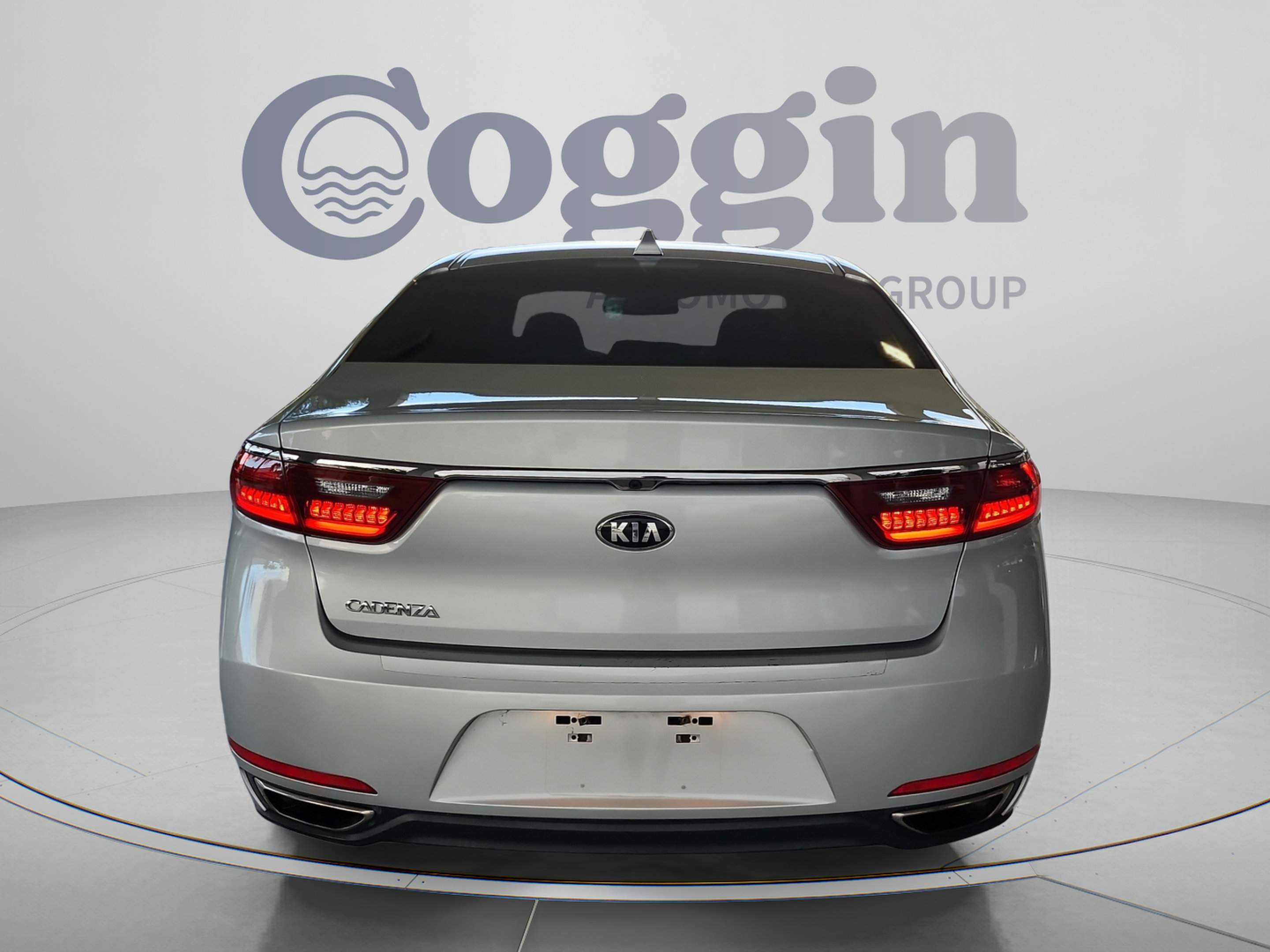 Used 2018 Kia Cadenza Premium FWD image 4