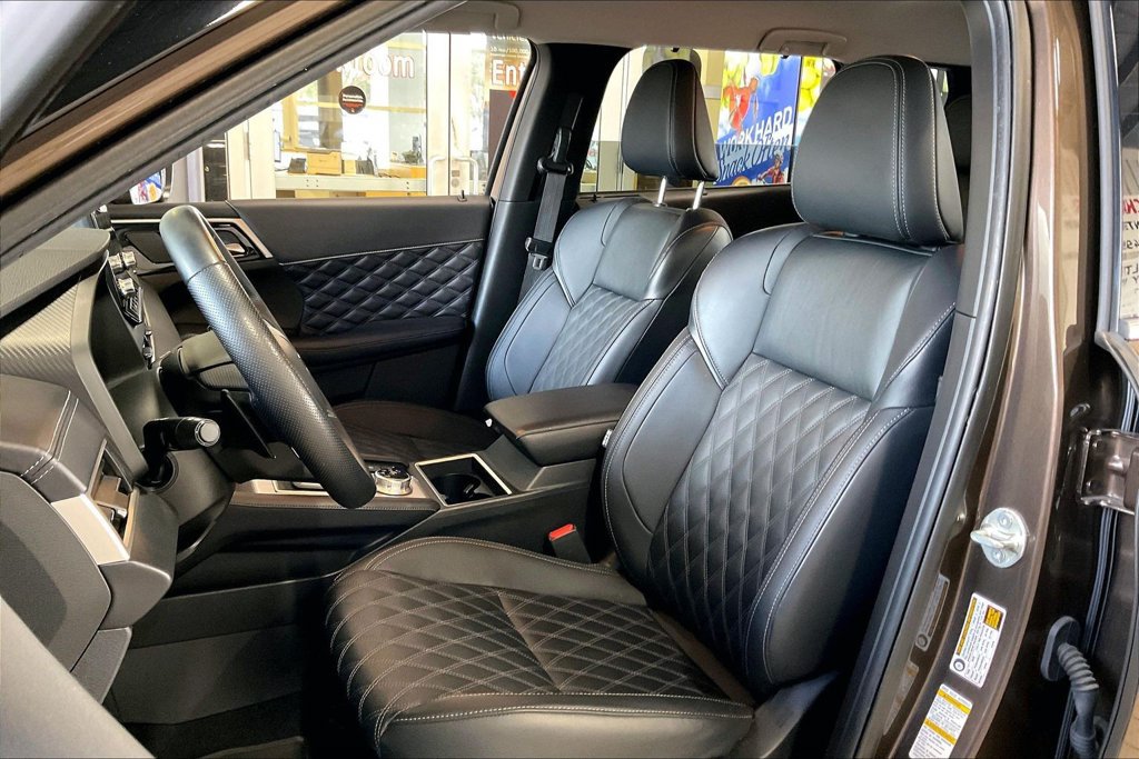 Used 2024 Mitsubishi Outlander SEL FWD image 3